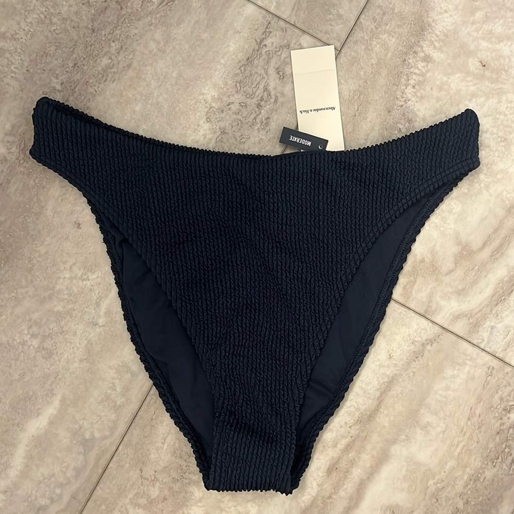 ✨Brand New✨ Abercrombie bikini bottom, size M